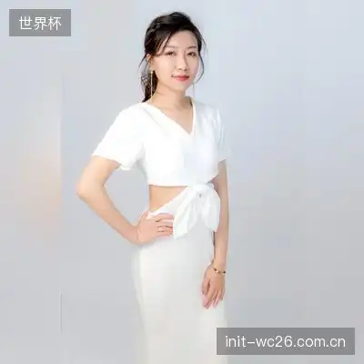 伏语芊